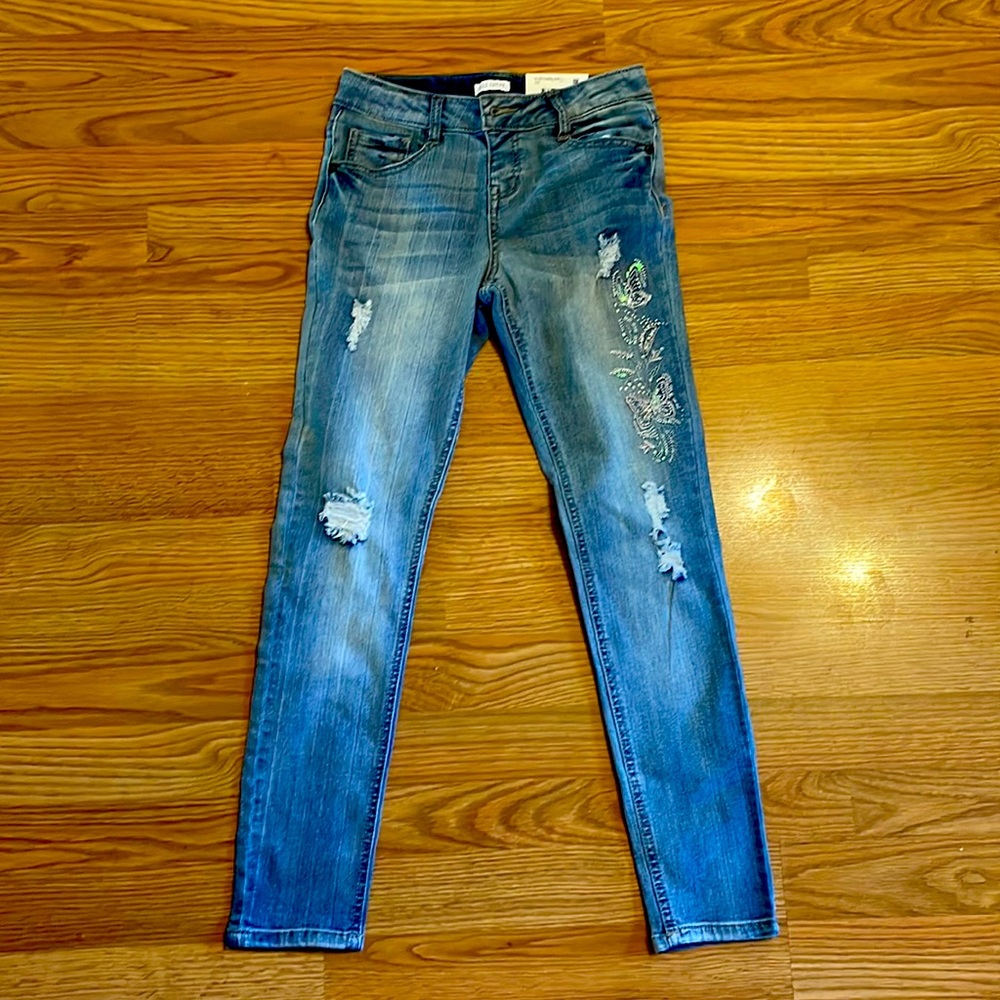 NWT Girls Distressed Jeans Butterfly Embroidery